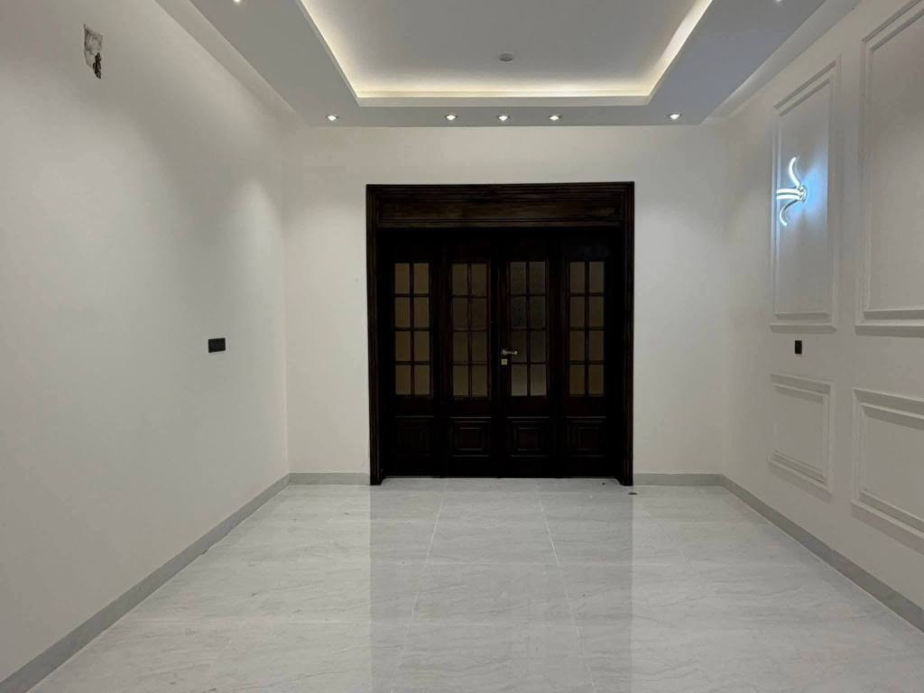 🏠 / دار للبيع مساحه ٢٠٠ م طابو صرف 

            واجهه ١٠ م / نزال ٢٠ م 

🧱 بناء حديث درجه أولى 
( فارغ تسليم مباشر للمشتري )

الطابق الاول /  مطبخ . أستقبال . هول . غرفتين . مجمع صحيات . صحيات خارجيه 

الطابق الثاني / غرفتين . هول . صحيات 

🌏 الموقع / شارع ٨٠ قرب مسجد الرحمن 

للأستفسار أكثر مراجعة مكتب 
#عقارات_أراضي_بابل_الخضراء للمقاولات العامه والتصاميم الهندسية 
شارع ٦٠ .. عمود ٣٠٠ .. مقابل أستدارة علي بقلي 
الشيخ حازم 
وسام محمد 
أبو حيدر / *********** حلة, بابل
