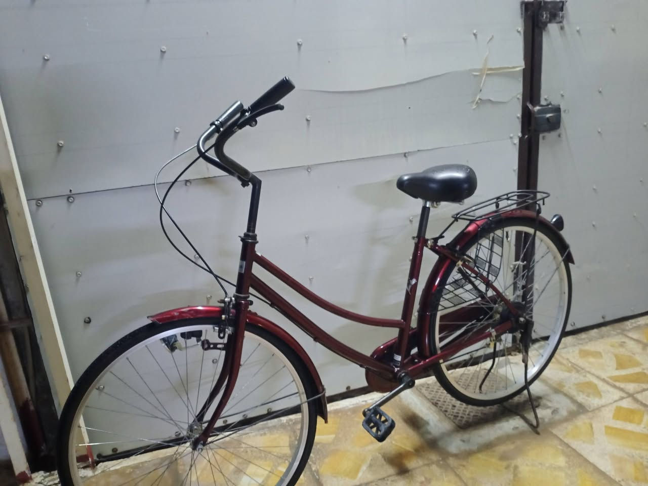 سلام عليكم بايسكل للبيع نوع بناتي حجم 26 البايسكل حاويه ياباني اصلي شرط الفحص السعر ب 120 وبي مجال
المكان قضاء النصر 
الرقم ***********
