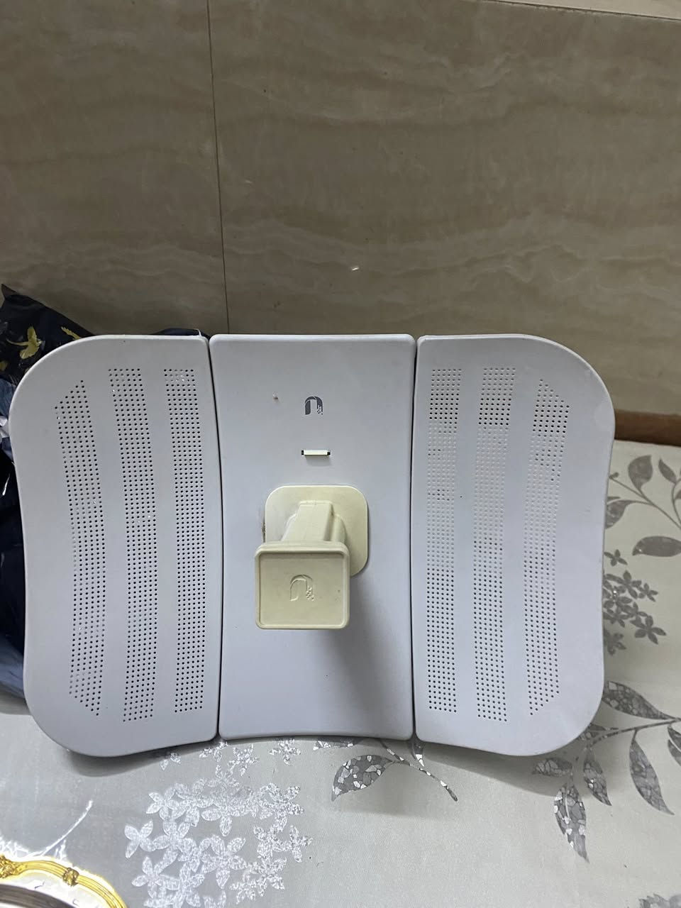 سلام عليكم
للبيع برج جديد 
قيم وأخذ 
***********
مكان حي الوحده
