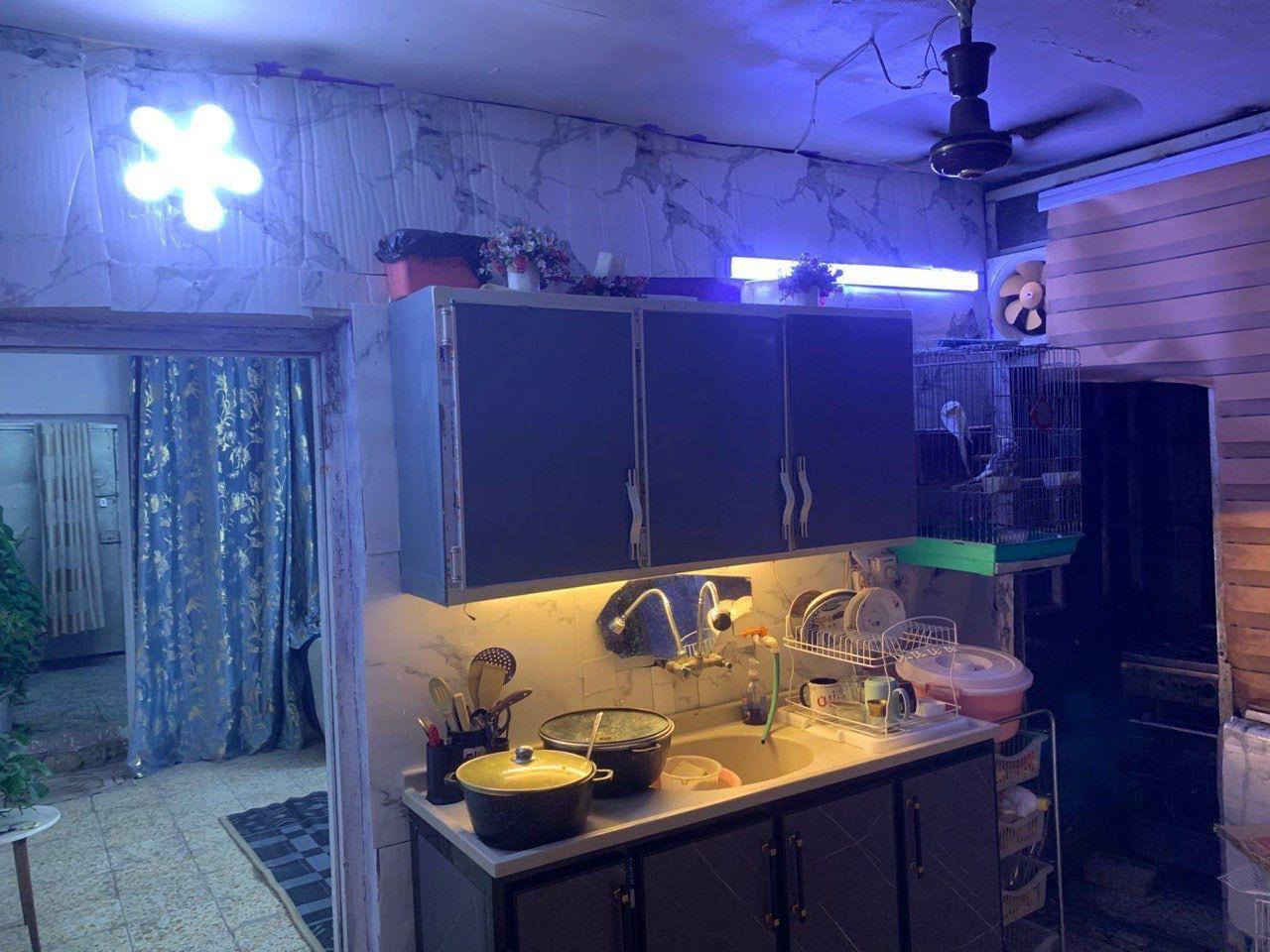 بيت للبيع حي طارق ورة معمل الغاز المساحة 107 رقم ***********
