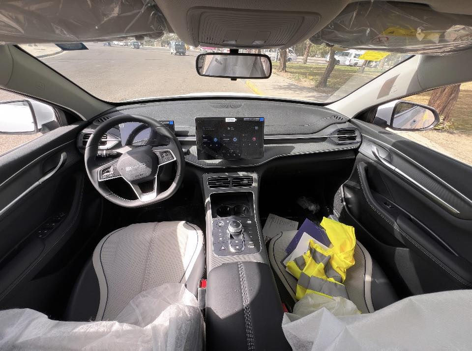 السلام عليكم
بي واي دي دستروير 2025
مواصفاتها:

- شاشة دوّارة  
-  6 مكبرات صوت 
- حساسات وكاميرا خلفية 
– مثبت سرعة 
– مقاعد جلد ابيض رياضي 
-كير ماوس 
-اوتو ستوب
-حساس خلفي 
-كاميرا خلفية دوارة 
-اوتو هولد AUTO HOLD 
-هند بريك بصمه 
-تشغيل السياره بصمه ويا
 كارت ذكي
-لايت زينون 
-لد نهاري LED
-بك لايتLED
-3انضمة للقيادة 
-مانع تزحلق
-مثبت سرعه  Cruise 
-تشغيل عن بعد 
-شاشة ذكية تدعم جميع البرامج

حبايب السيارة جدا جديدة بعدها بوضع الوكالة الزيرو وثبتت الها لوحات وسنوية كاملة باسمي ومكاني بغداد-السيدية وسعر السيارة 19،600،000 دينار عراقي وعدتها كاملة واسف على الاطالة

للاستفسار الاتصال: ***********
