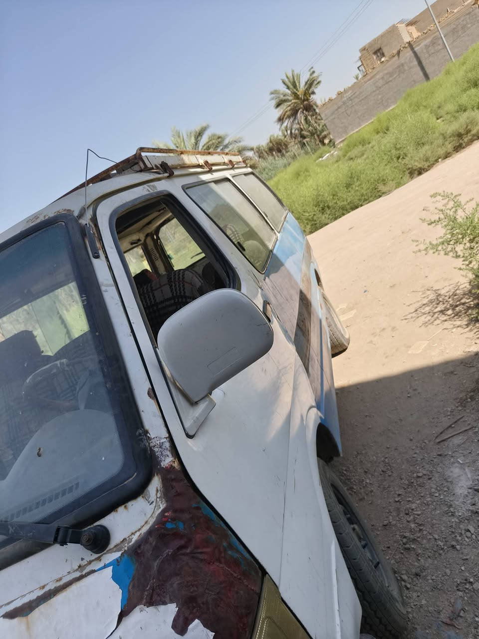 حره للبيع واكفه كايمه كدام عينك قيم وخذ كشناته موجودات.
***********
