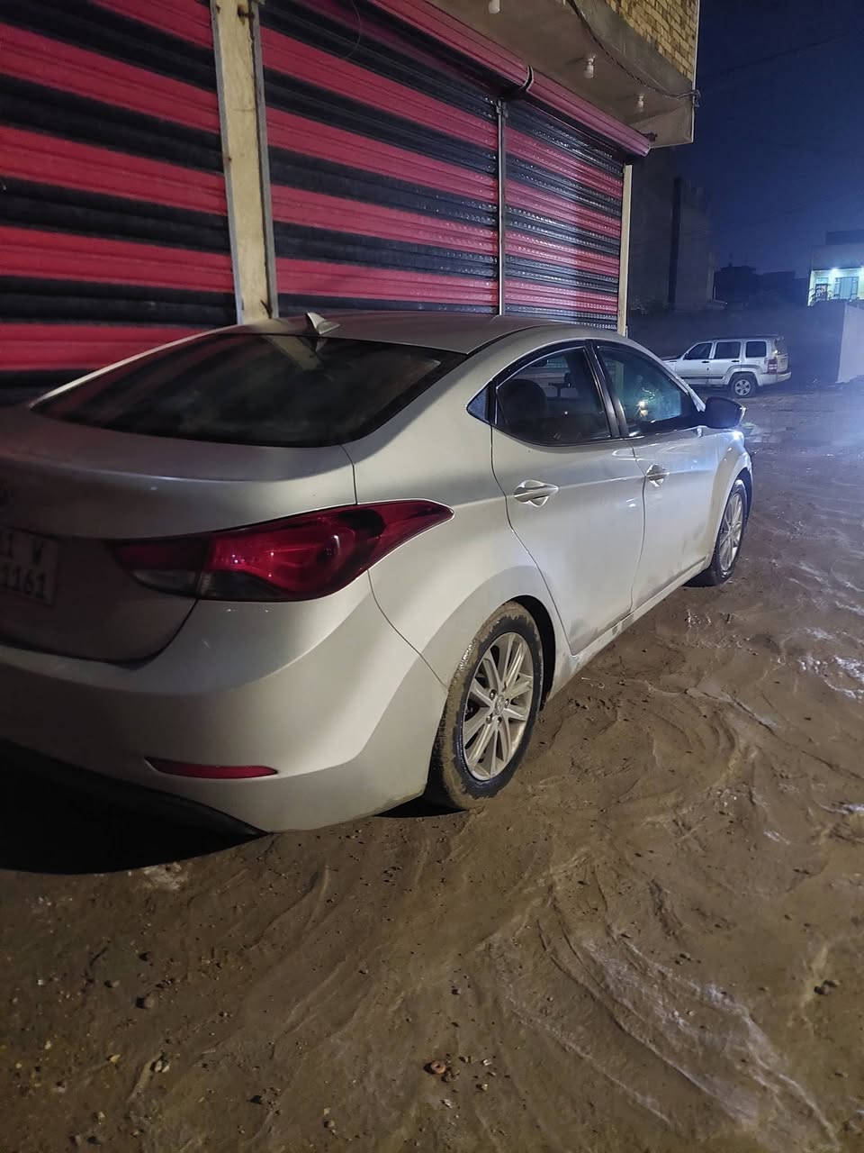 السلام عليكم الانترا مديل ١٥ امريكي رقم بغداد بسمي حادثه ٣قطع  صبغ مكينه الفين فول تحم ستيرن مرايه داخليه سبع اللوان  لونه سلفر سعره 110 $ مكان سياره كوت سونار موجود اي استفسار اتصل ***********
