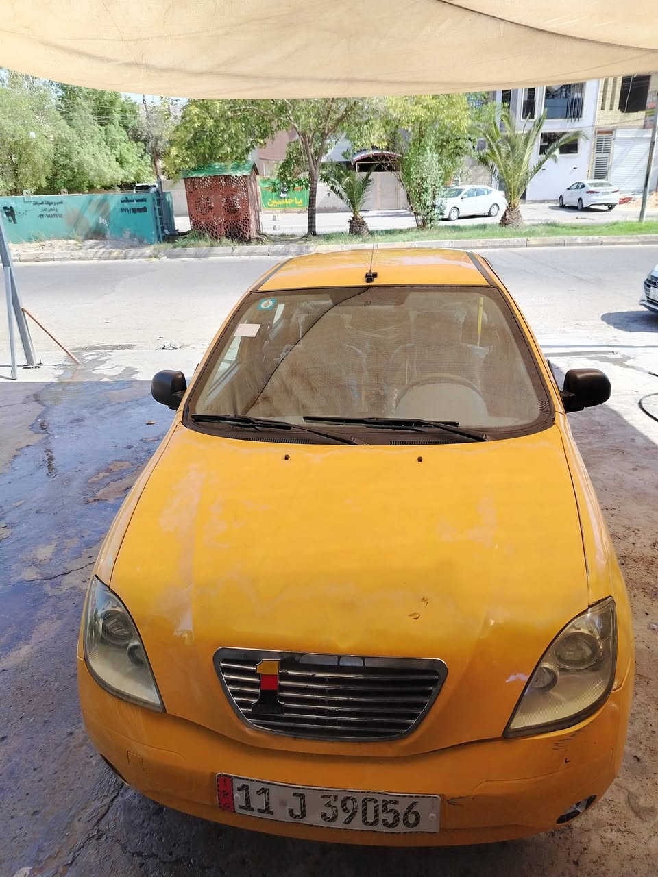 السلام عليكم طيبة للبيع موديل ١٥ السيارة خير من الله كير محرك زينات صدر امامي خلفي زينات تخم تاير ابو الخط السيارة بيهة ملاحضات الصغيرة بس اني ممسويهن لأن جاي ابيع السيارة ابسمي الرقم الجديد ٣٥  او بيهة مجال مكان السيارة صليخ رقم الهاتف ***********
