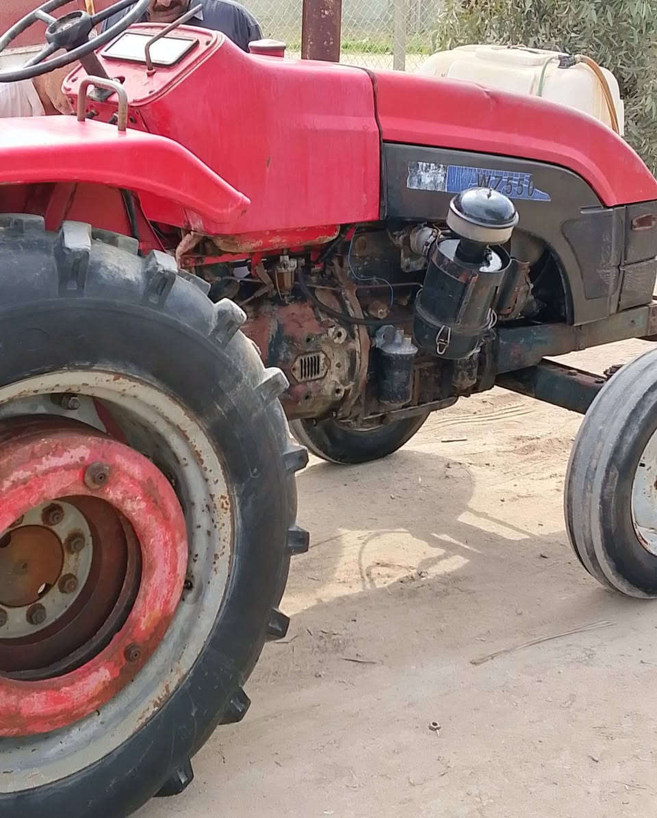 كابوته موديل 12صيني فاتون للبيع
المكينه جاهز وراها فدان فقط السعر 3 مليون ونص وبيها مجال للعنوان بابل الاسكندريه ت ***********
