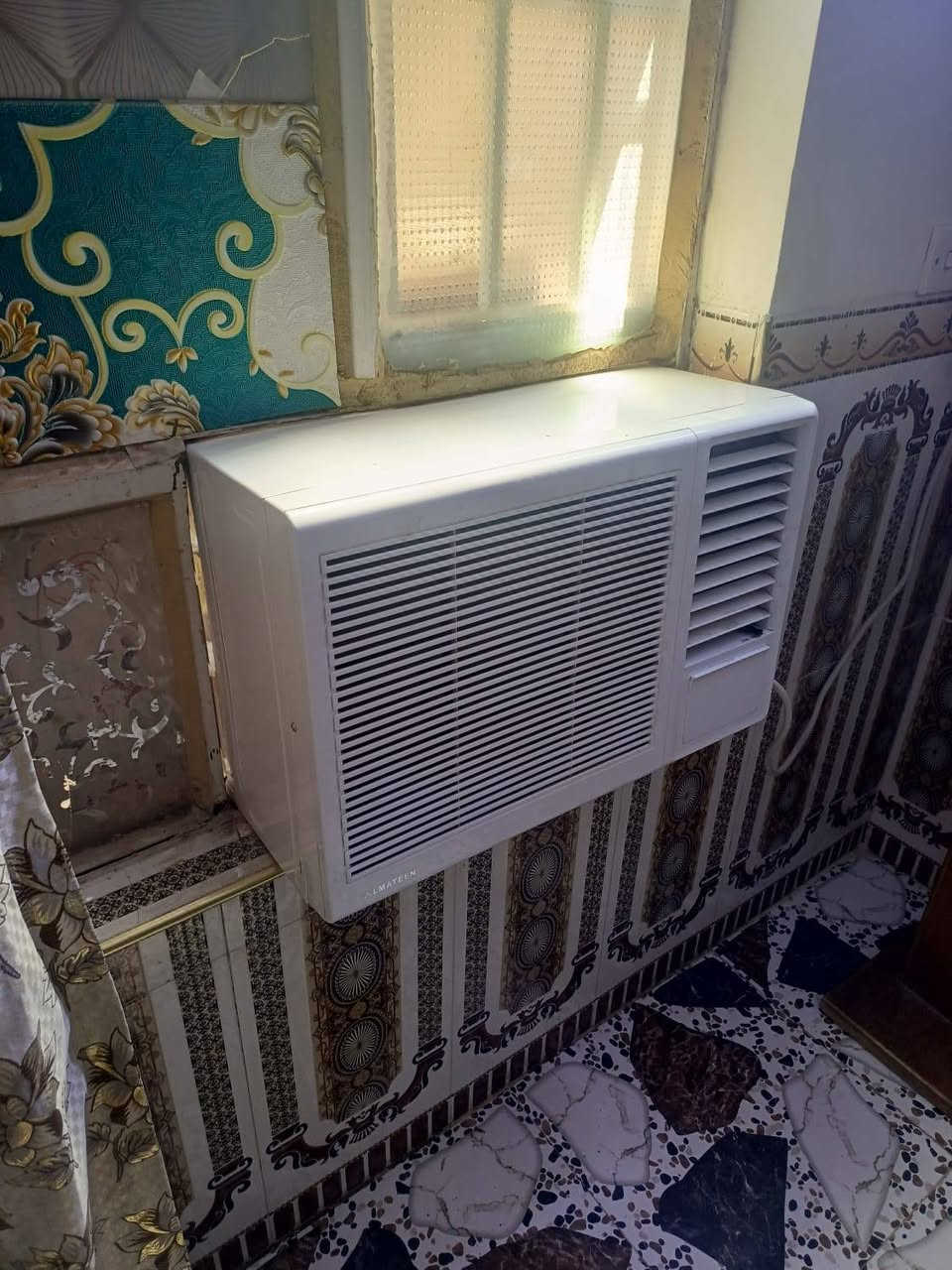 مكيف هواء طنين المتين لبيع *********** سعر 350 الف
