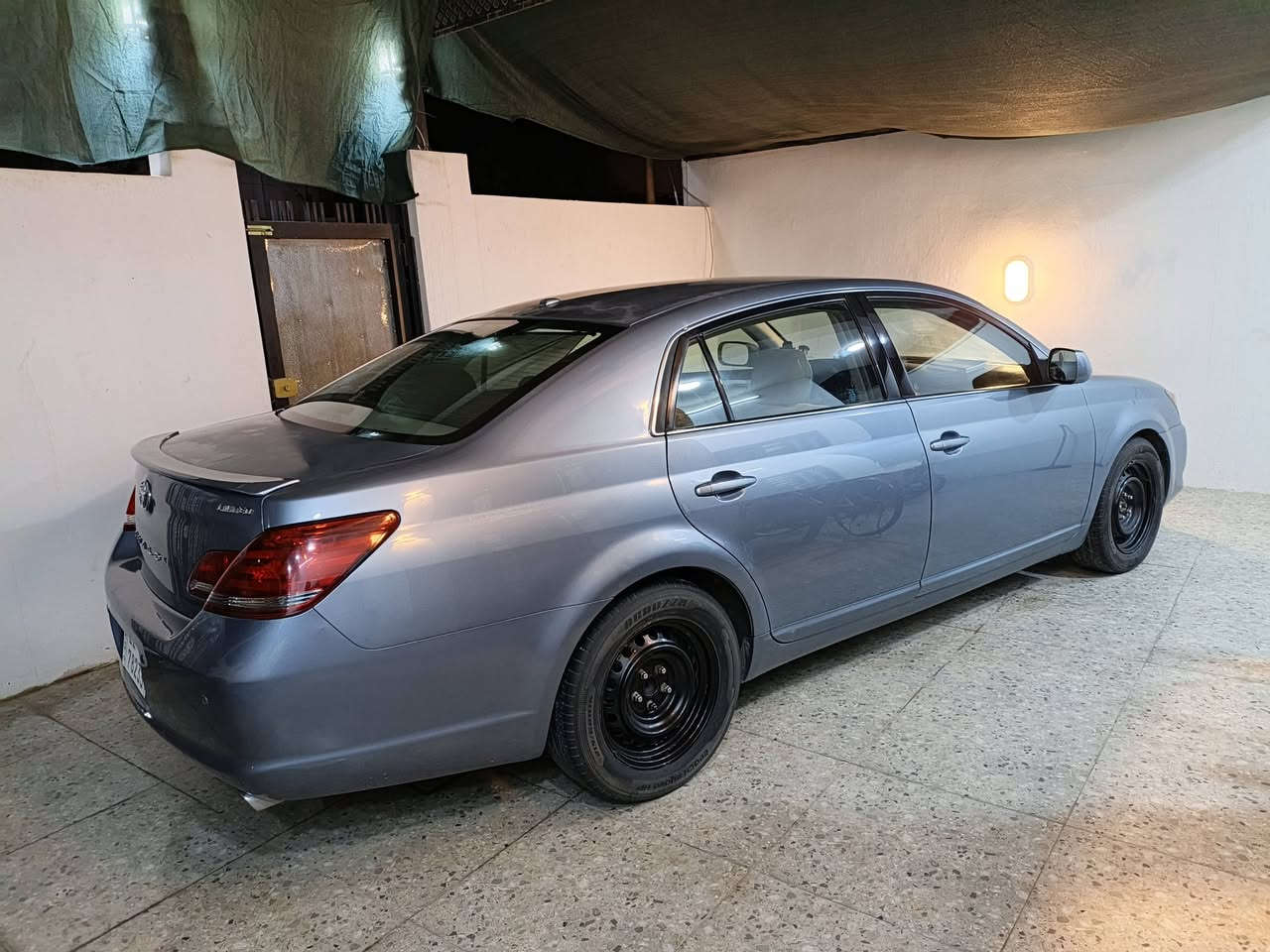 للبيع افلون 2010 رقم اربيل دولي محرك 6V 3500  جديد هزة فحص جديد مكفولة كفالة عامة بس بيه شوية جراد مواصفات بردة خلفية تحكمات ستيرن كشن السايق كهربا كير مكينة كفالة تايرات جدد اني امبدل الويالة اذا تريد ترجعه عل بلادي مكان كركوك ***********
