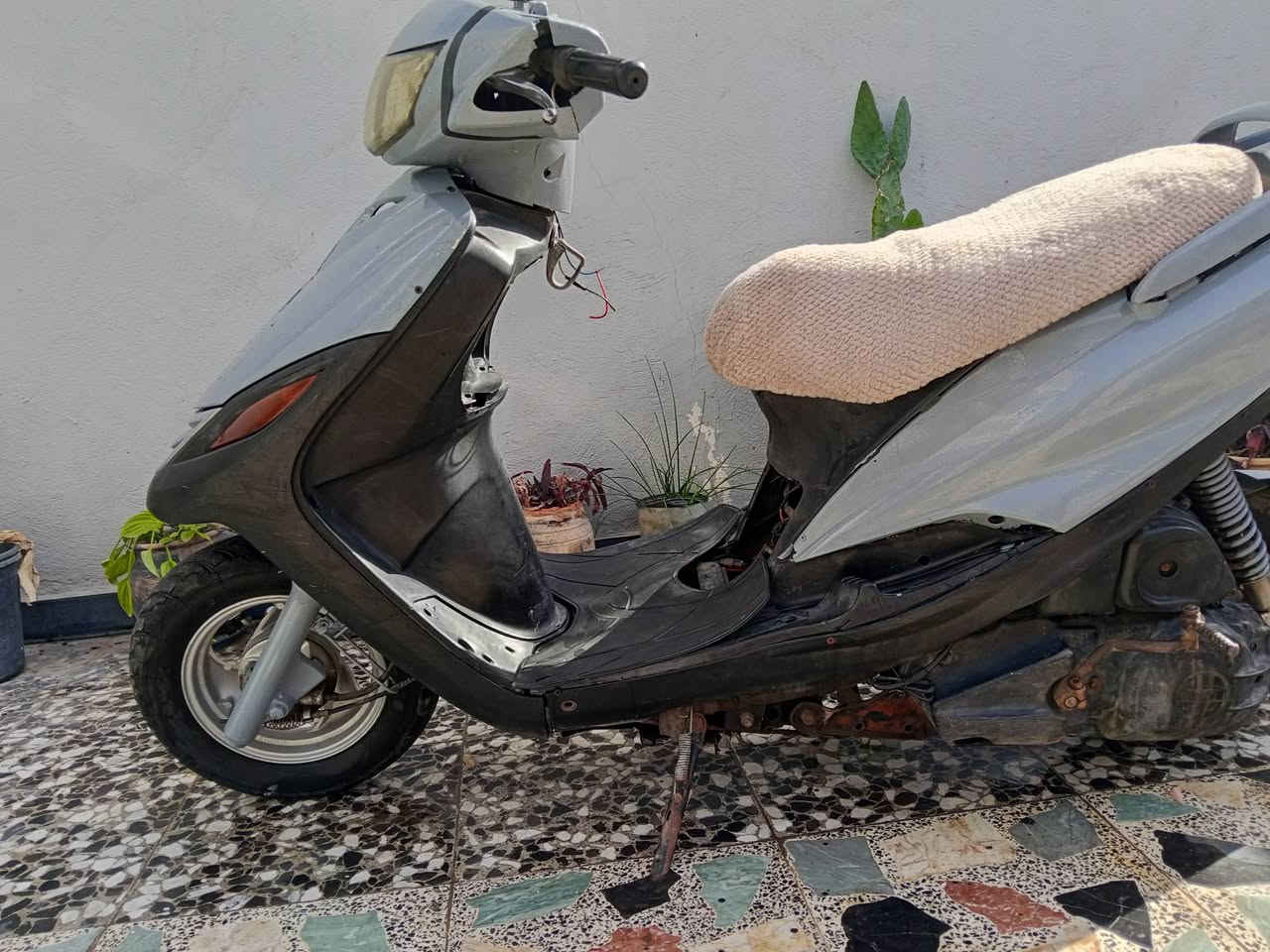 السلام عليكم 
للبيع دراجة ماكس 140 نضيفة وشغالة السعر 160 قفل للتواصل ***********
