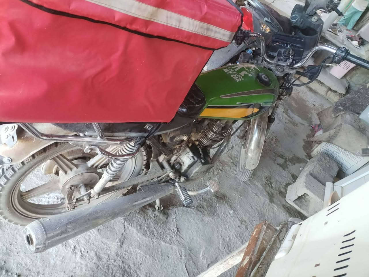 السلام عليكم دراجه ايرانيه ٥كير دراجه نضيفه مكينه مكفوله بدون اوراق مكفوله سرقه وعشائر السعر ٢٥٠ وبيه مجال مكاني الشعله اليريده يتفضل خاص


**إذا كنت صاحب هذا الإعلان وتريد حذفه لأي سبب، رجاءا أرسل رسالة إلى الدعم الفني**