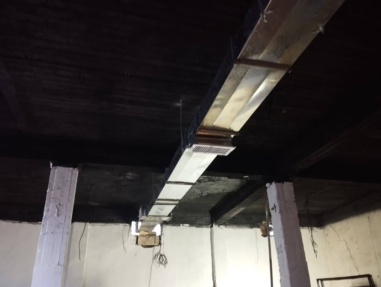 سمكرت الفارس لعمل التنانير والدكتات بأدارت مهند الكعبي 
دكتات تبريد صفر ٦ نضام كازكيت سلكون قفايص منع تسريب الهواء لاستفسار على الرقم *********** 
العنوان كربلاء مقابل كراج الموحد 
كادر مختص بخبره طويله بتصميم الدكتات و القياسات 
نشتغل جميع محافظات العراق
