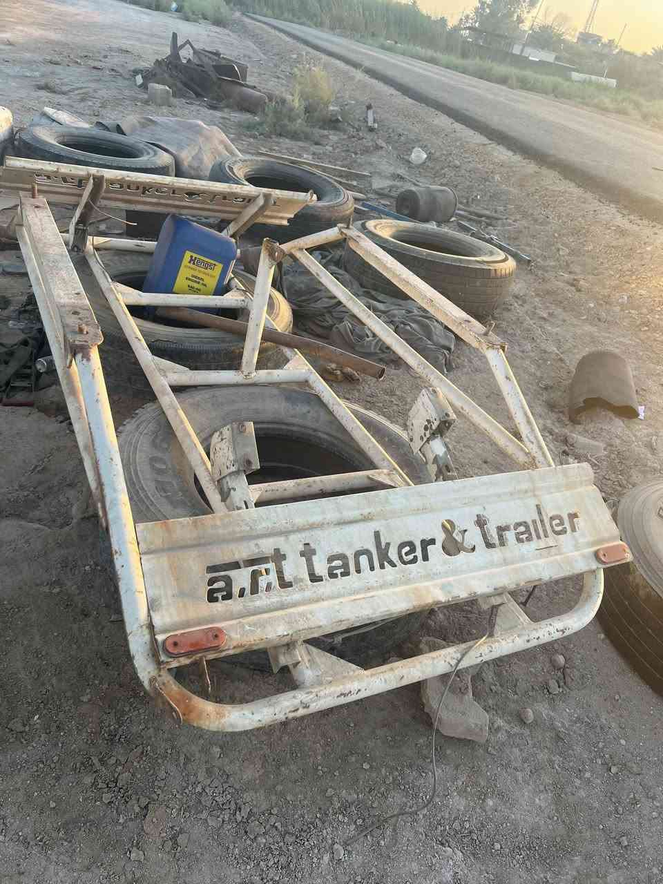 للبيع سعر ورقتين 
***********
مكاني مسيب طريق كربلاء
