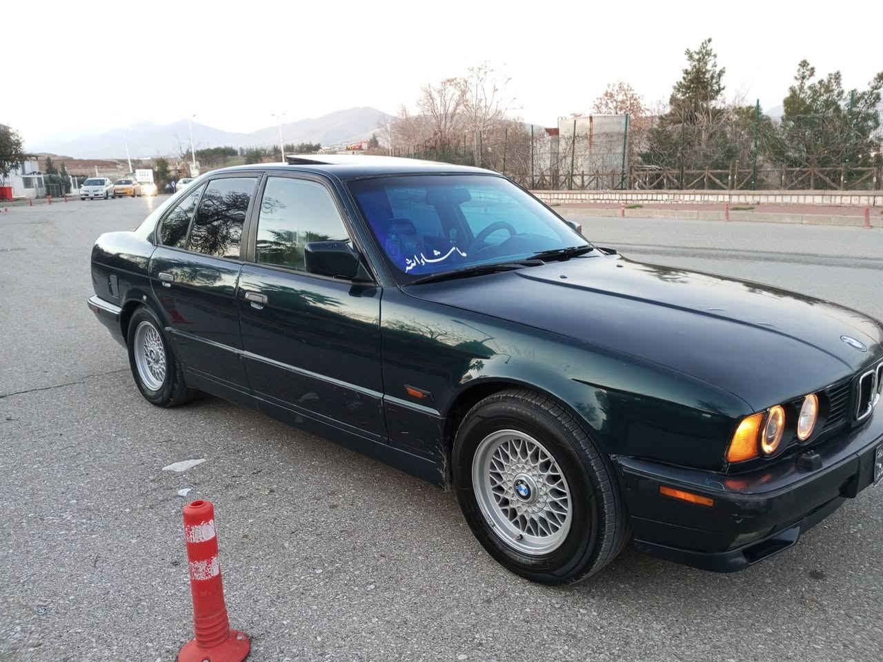 BMW 520 1992
ئارم بلاستيك سليماني بةشةرت 
گيرو مةكينةى بةشةرتى فيتةر 
موس و براوة بةشةرتة 
دعم وليدراوى نية
جام كارباة سلايت كوشن شامو جلد 
لايت ئةلقة 
نرخ ٣٦ ومعامةلة بو زانياري زياتر 
***********
