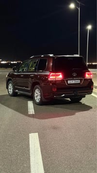 لاندكروز GXR • ٢٠١٦ • ماشيه ١٣٦الف