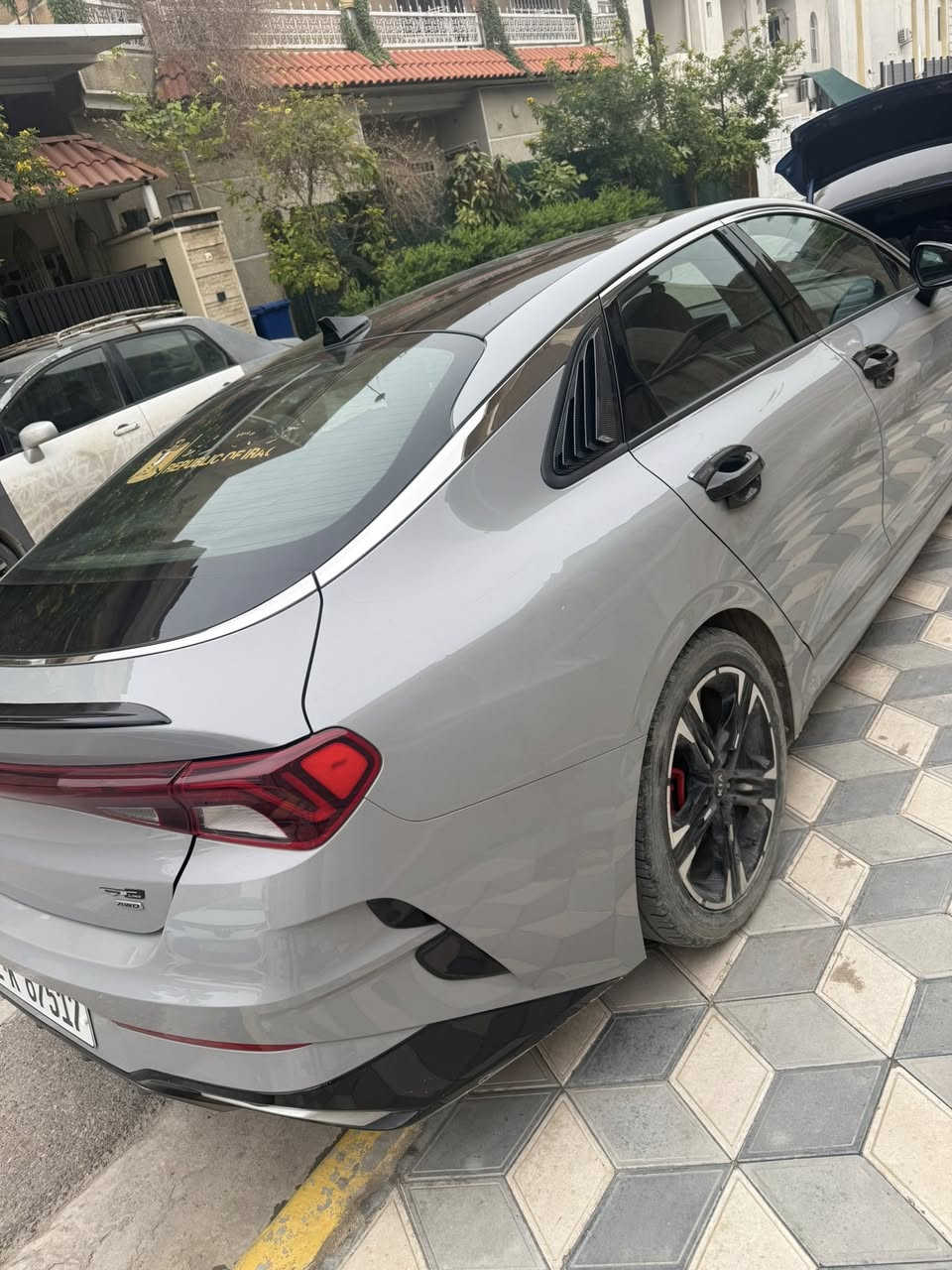 السلام عليكم
للبيع KiA K5 2021
السياره فول مواصفات للاخير

ماشيه 65 الف كيلو متر 

1_اللون السمنتي المميز

2_بصمه تشغيل 

3_بصمه أبواب افتتاح عند الاقتراب 

4_تشغيل عن بعد

5_مثبت سرعه، نظام ABS, مانع انزلاق ،حساس اطارات 

6_بك لايت لد

7_شاشه كبيره لمس 

8_كامره دوارة

9_كشافات امامية 

10_شاشه اعطال _نقطه عمياء _ رادارات_اشاير بالمري 

11_مقعد سائق كهرباء مقاعد تدفئه الاسترين هم تدفئه 

12_لايت اربع عدسات 

13_نظام قياده اربع وضعيات

14_بلوتوث+كاربلي+usbامامي خلفي 

15_تحكم ستيرن 

16_اوتو بريك 
 
17_ تصميم خارجي رياضي 

محرك 1600 تيربو رقم أربيل بااسمي 

السعر 174بيها مجال كلش بسيط 

الرقم ***********
