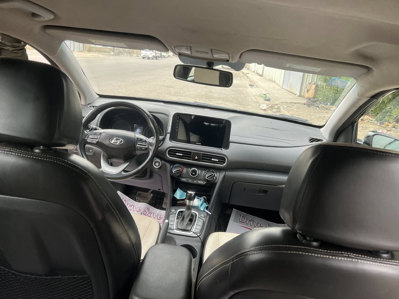 السلام عليكم كونا للبيع موديل ٢٠٢١مكينه ٢٠٠٠بغداد بسمي مصبوغه عام العنوان البياع شرطه خامسه 
السعر ١٠٥ راقم ***********
