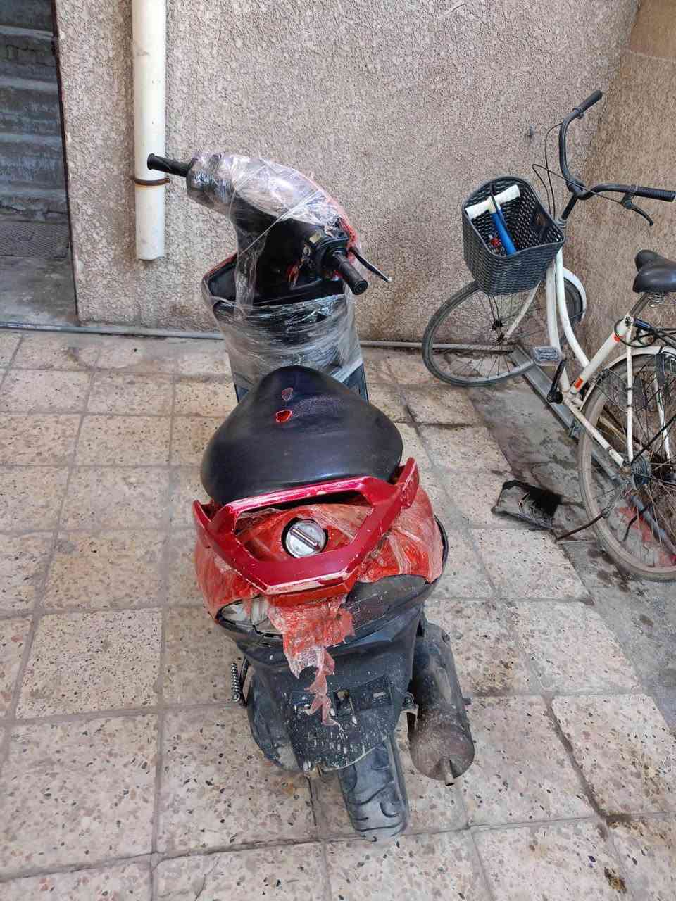 دراجه ماكس ١٤٠ نقصه هندر وباتري فقط ومبدل بيه كور 
بياع حي العامل سعره ٣٠٠وبيه مجال شي بسيط حك الجيه رقمي ٠٧٢٩٦٣٧٦٣٩ بغداد, العراق


**إذا كنت صاحب هذا الإعلان وتريد حذفه لأي سبب، رجاءا أرسل رسالة إلى الدعم الفني**