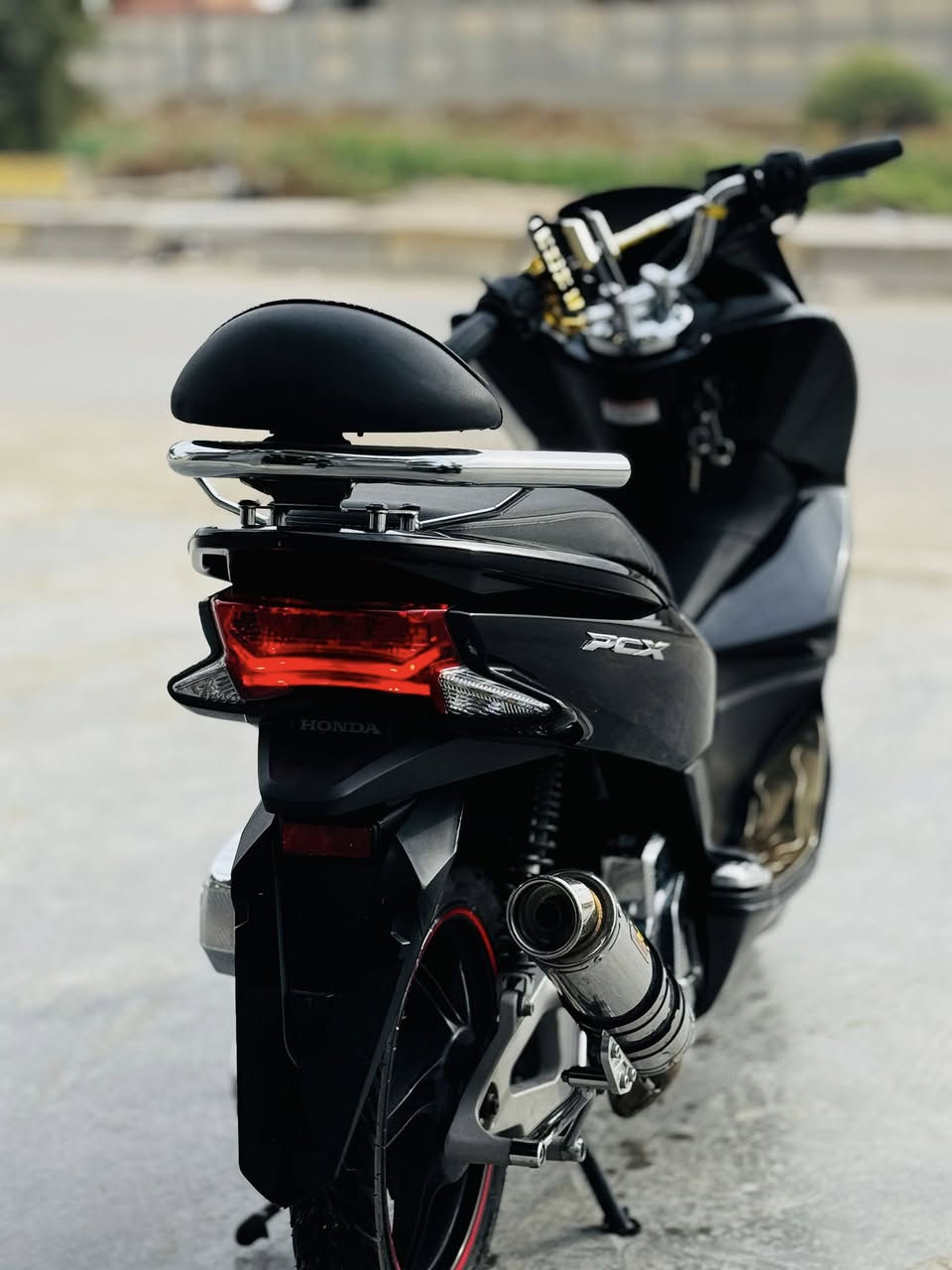 pcx 125 الجيل الثاني وارد اليابان
الدراجة بوضع البلاد ماشية ٤٠ فقط عليها كزوز نيكل مال حاوية ويدات بريك تزويد وبيها تچوة وباقي الترتيبات گدامك، مكينة كفالة عامة شرط جديدة وشلعة ومعدل خير من الله دهن كله امزويل ما اشد تجاري وبانزينها سوبر زوج تايرات جدد بيها ماناقصة شي دگ سلف وگبل للشارع السعر خاص او الاتصال *********** بي واتساب
