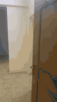 شقه للأجار طلاب عمال طابق اول غرفتين ٥٠٠ الأعظمية شارع سهام للتواصل 07...