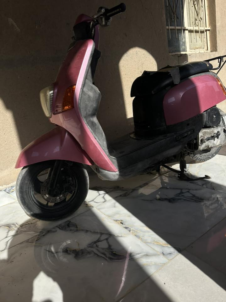 سلام عليكم دراجة ماكس بوليس للبيع دراجة مفتوحه كهربائات شغاله سلف شغال عوزه بس دشلي باتري جديد سعره 450 وبيه مجال الشراي يعلق وانه اراسله او يتصل على الرقم ***********
