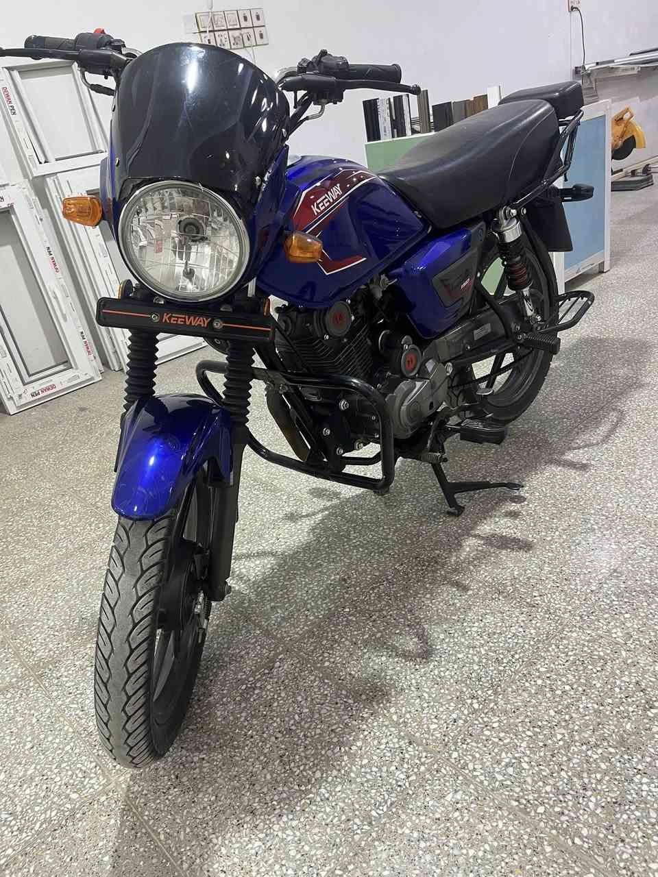 سلام عليكم دراجه كيواي ستي لبيع موديل 21الدراجه جدده مكان الدراجه نجف حي النداء شارع مجمع قمبر رقم الهاتف ***********
