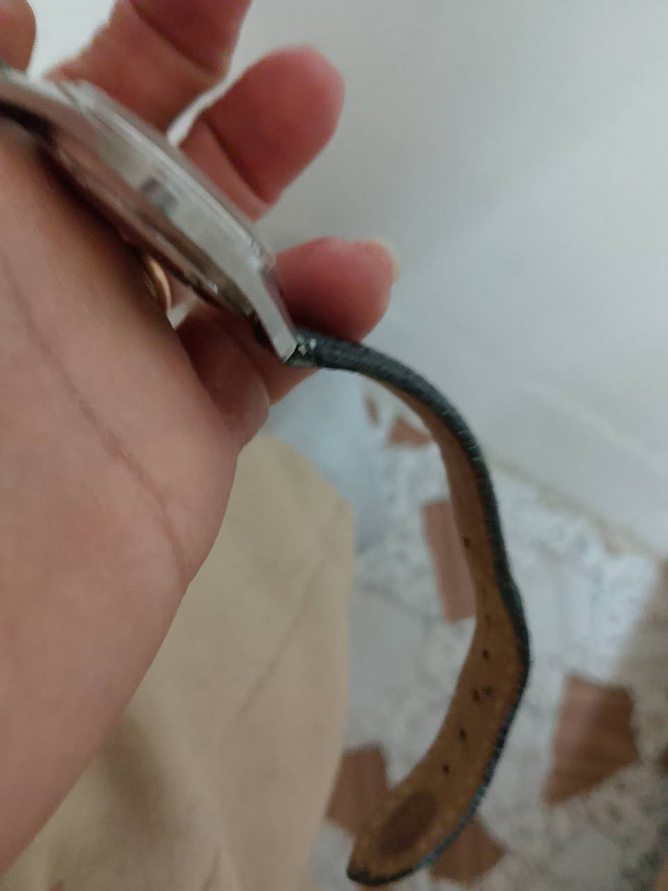 السلام عليكم اخواني للبيع ساعة سور نظافتها مثل موضح بصور الساعة اتوماتيك شغلها مظبوط  على الثانية سعرها 45 الف


**إذا كنت صاحب هذا الإعلان وتريد حذفه لأي سبب، رجاءا أرسل رسالة إلى الدعم الفني**