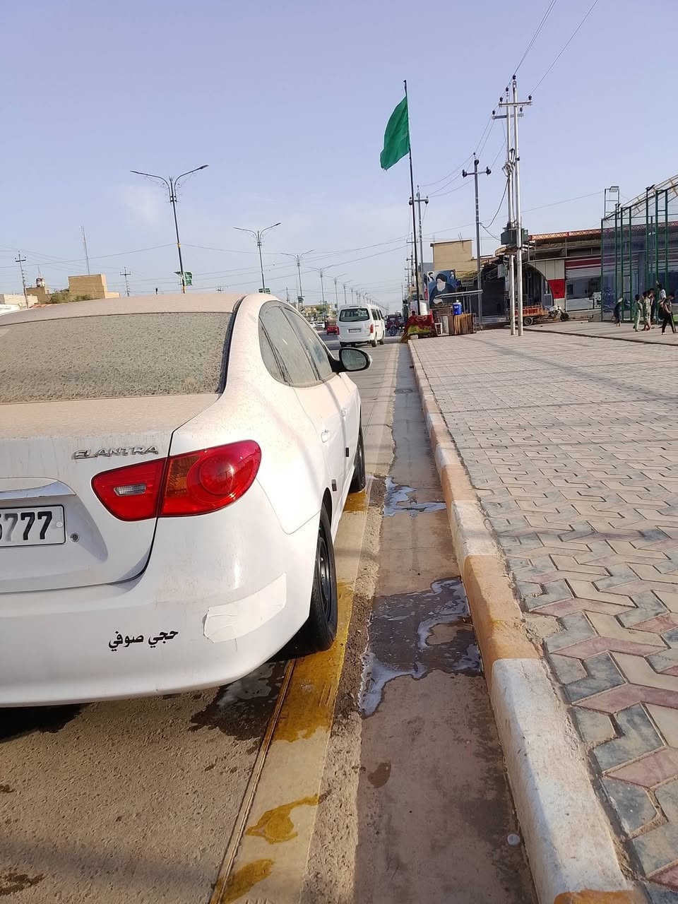 السلام عليكم سياره للبيع النتره خليجي موديل 11 مكينه الفين  السعر132 وبيه مجال وشراي يتصل ***********
