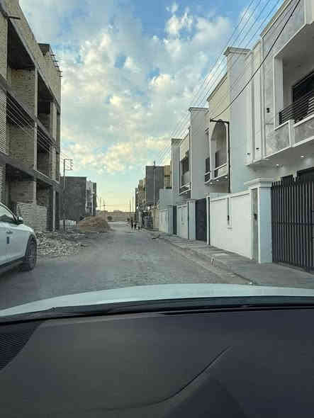 #اعلان
#مجمع_الضباط_السكني 
مجمع الضباط السكني قطع اراضي مقسمه بصورة نضامية
المساحات 100 م فما فوق واجه ال 100 م (6.79) النزال 
(14.81) ويوجد مختلف المساحات 
الخدمات 🔦
ماء + كهرباء + مجاري+ تبليط
صنف الارض
(طابو زراعي سند ٢٥ )
علماً ان الارض مشمولة بقرار التطويب 
المجمع محاط بسور وبوابه وسكيورتي 
الموقع 📍
شارع مطار بغداد الدولي قرب ساحه عباس ابن فرناس 
مجاور مجمع بروج السكني / خلف جامعة المشرق 
للاستفسار اكثر مراسلة الصفحة او الاتصال على الارقام 
 التالية:
*********** واتساب 📞
 ‏‎
