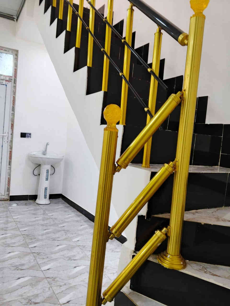 مشتمل للبيع طابو زراعي سند 25 . في دور الزراعه الثالثه قرب المستوصف طابق واحد المساحه 125..  خدمات كامله تبليط مجاري مي كهرباء كلشي متوفر للاستفسار الاتصال على الرقم ☎️***********.. السعر 74 وبي مجال بسيط.
