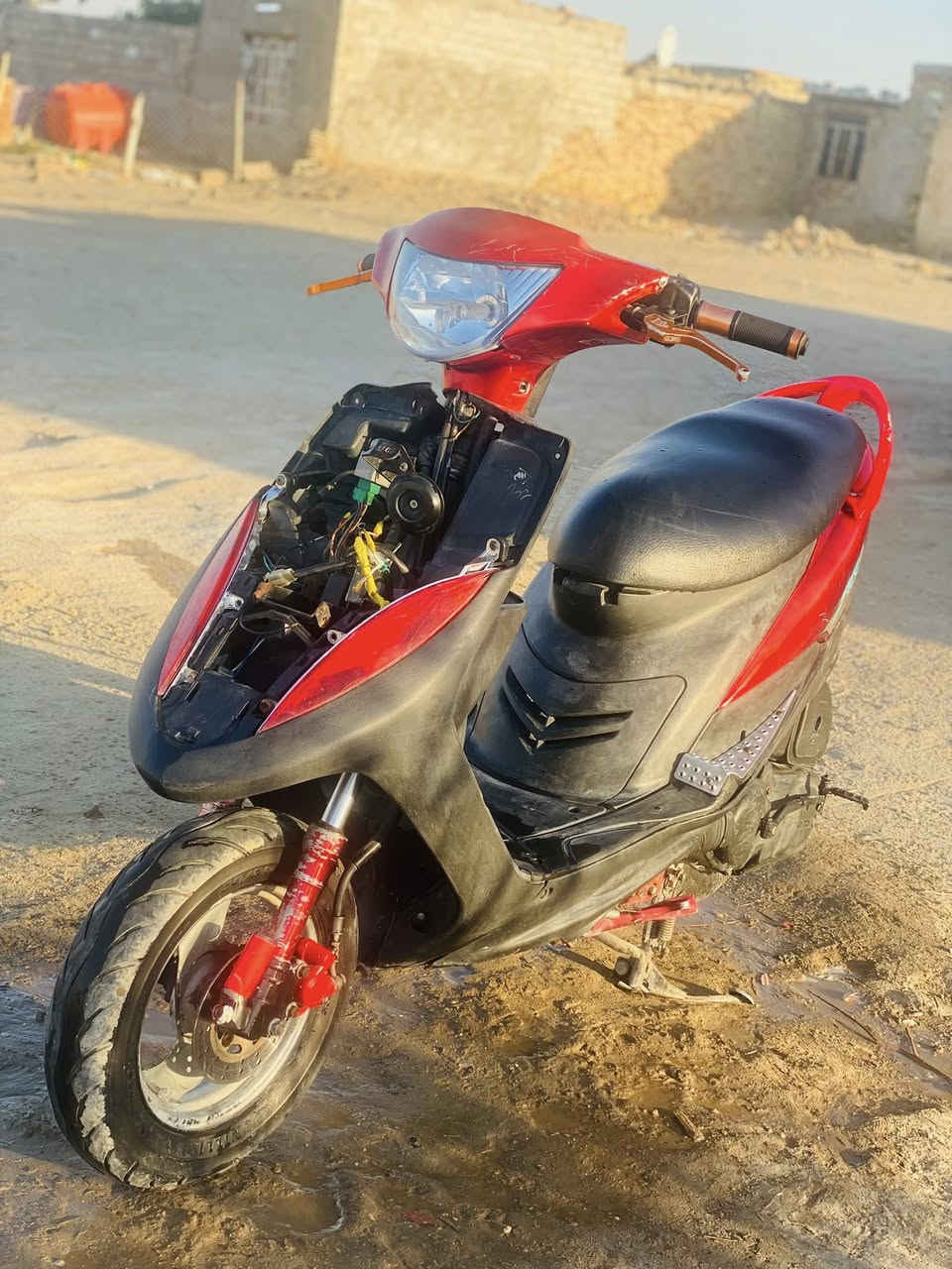 سلام عليكم  دراجه ماكس عدله اللبيع بوشه 55 مكينه خرسه الله شاهد  والكفر الأمامي موجود سعر خاص او اتصال ع الرقم ***********الشراي بيه خير ويدلل
