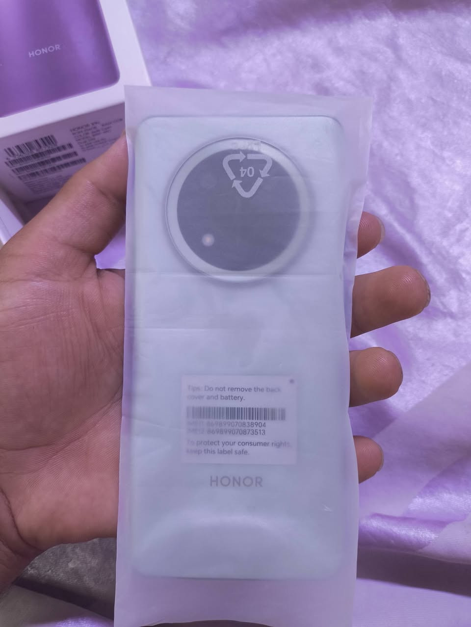 للبيــــع العاجل 📱
جهاز Honor X9c 5G 
الذاكرة: 256GB | الرام: 12GB
العشوائي 24
الحالة: نظيف 100% مابي اي خدش او كسر
الملحقات: كارتونة + شاحن اصلي 66W

مميزات الجهاز:
✅ بطارية 6600mAh تقعد يومين
✅ ضد الكسر وضد الماء IP65 
✅ شاشة AMOLED 120Hz
✅ كاميرا 108MP

السعر: 350 دينار قابل للتفاوض البسيط
المكان: النجف
للتواصل: [*********** ]
