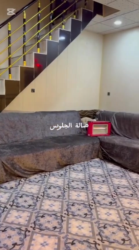 بيت للبيع - بناء حديث بمواصفات ممتازة في حي الزهراء 🏡
يعلن مكتب الجنابي للعقار عن عرض منزل مميز للبيع، مبني وفق أحدث المواصفات الإنشائية وبموقع حيوي قاصدًا توفير الراحة والأمان لعائلتكم.
​📌 تفاصيل العقار:
​المساحة الإجمالية: 270 متر مربع.
​عدد الطوابق: طابقين.
​نوع البناء: بناء حديث (صب كونكريت بالكامل - الأساس والسقف).
​🚪 التقسيم الداخلي والخارجي:
​4 غرف نوم واسعة.
​صالة استقبال فخمة للضيوف.
​صالة داخلية (موزع) واسعة للمعيشة.
​مطبخ بتصميم عصري.
​مجموعات صحية متكاملة (داخلية وخارجية).
​كراج سيارة واسع.
​📍 الموقع:
​حي الزهراء - موقع مميز وقريب جداً من الشارع العام، مما يوفر سهولة الحركة والوصول لجميع الخدمات.
​📞 للاستفسار والمعاينة:
​يرجى زيارتنا في المكتب أو التواصل معنا مباشرة عبر الأرقام التالية:
​📱 هاتف: ***********
​🏢 العنوان: مراجعة مكتب الجنابي للعقار
​نحن هنا لخدمتكم واختيار العقار الأفضل لكم دائماً!
