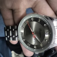 ساعة • مستعملة • نظيفة