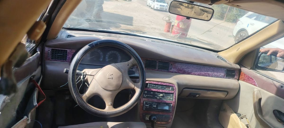 السلام عليكم سمند للبيع، مكينه وكير خير من الله شغاله مكان حله سعر ١١ ورقه بيها مجال ٢٠١١ مكان حله الشراي يتصل ***********
