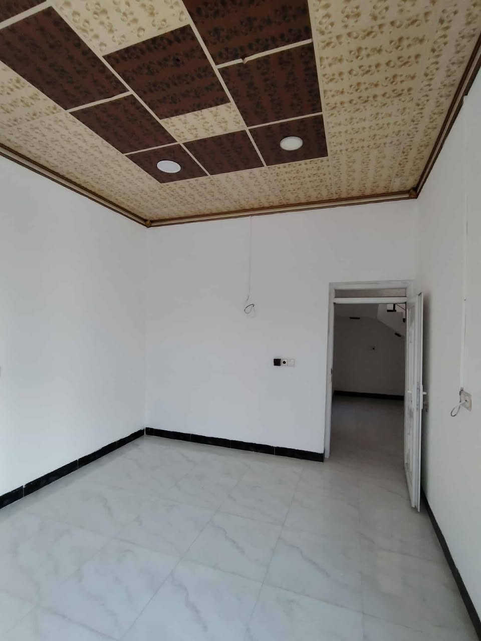 دار للبيع طابوا بالاقساط مطلوب مبادره مساحه ١٠٠متر مربع
الموقع ///حي الزوراء شركة طارق الثمانيات
محتويات البيت ///
طابق واحد غرفة نوم استقبال مطبخ مجمع صحيات درج داخلي بيتونه
البيت بناء٢٠١٨ للاستفسار الاتصال على الرقم *********** او المراسله ع صفحة الوات ساب ***********
