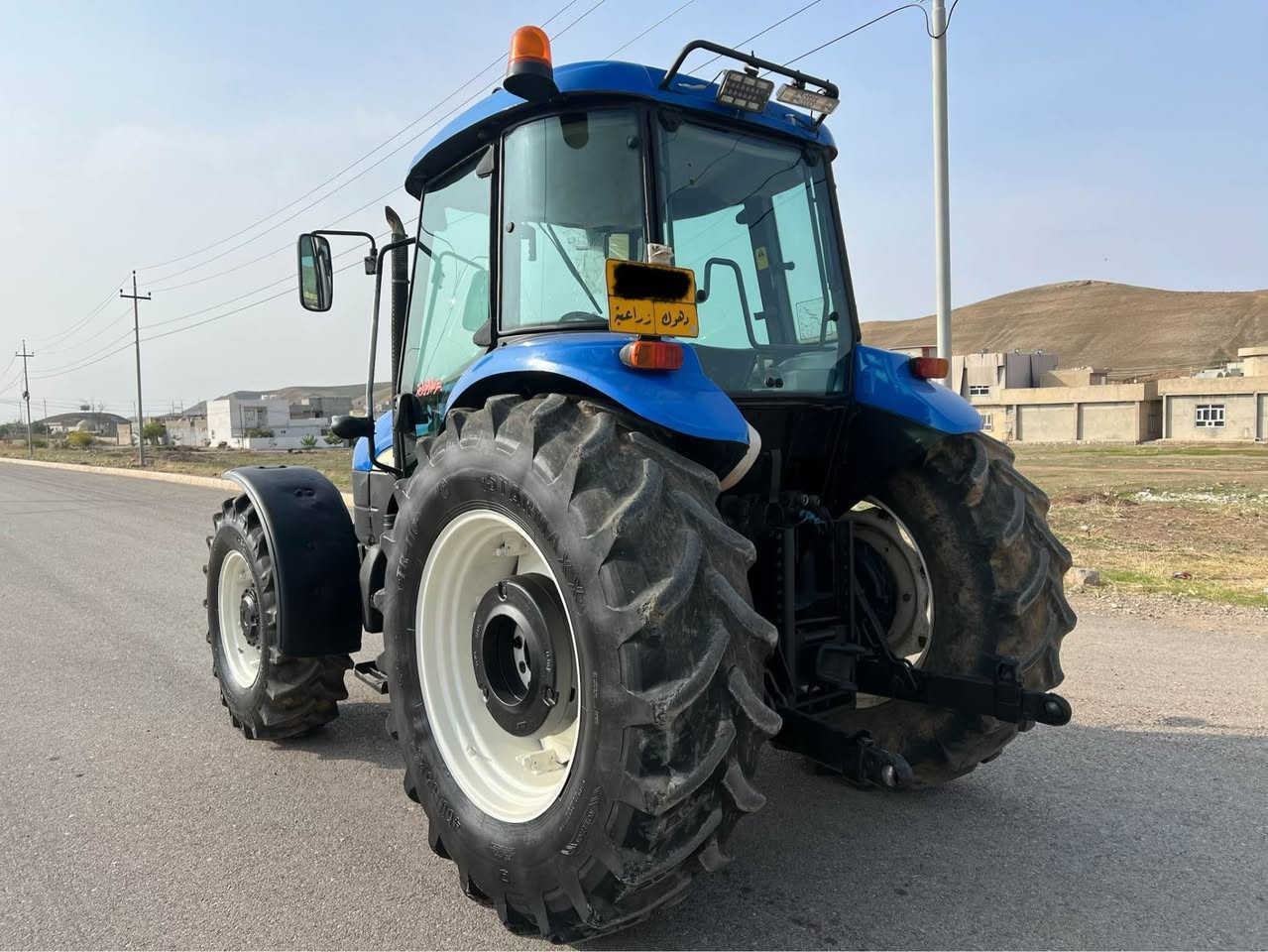 تراکتور نیو هولند مودێل 2009 حجم95 فول عادی، گێڕ و مەکینە و ئەکسل هەموی بەشەرت، بو نرخ پەیوەندی بکە.*********** اكر, نينوى
