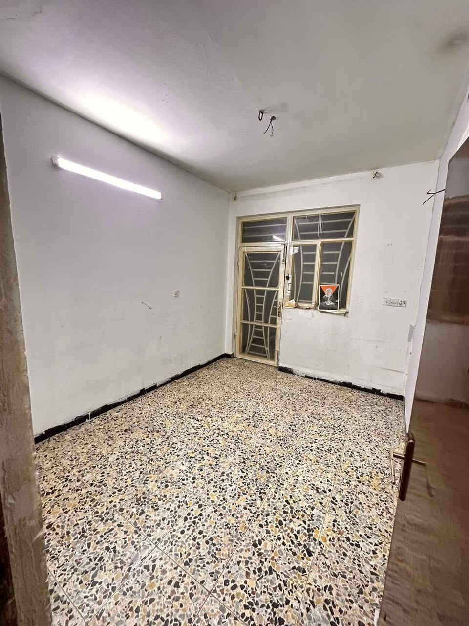 #للايجار____في____السيدية
شقة طابق ارضي معزولة عزل تام على شارع 20م 

يحتوي على غرفتين نوم وصالة ومطبخ وخدمات 

قيمة الاجار:650 قفل 

للاسـتفسـار الاتـصال علـى الارقـام التـاليه  او زيـاره مكـتب عبدالله الرفيـعي السيـديه_شارع الضـباط_ مقابل مجـمع لحـوم جويـلي 

#مكتب-عبدالله-الرفيعي

***********

‏‭0770 010 5930‬

‭+964 770 712 2380‬

━━━━━━━━━━━━━━━

#بيت #عقارات #منزل #بيع #وساطة_عقارية

#شركة #سيدية #بغداد #عراق

#عقارات_السيدية

#عقارات_الكرخ #ايجار_تجاري

#بنايات_سكنية

#عقارات_القادسية #عقارات_اليرموك #عقارات_المنصور

#عقارات_الحارثية #عقارات_الكاظمية #عقارات_الاعظمية

#عقارات_العطيفية #عقارات_حي_الجامعة

- [ ]
