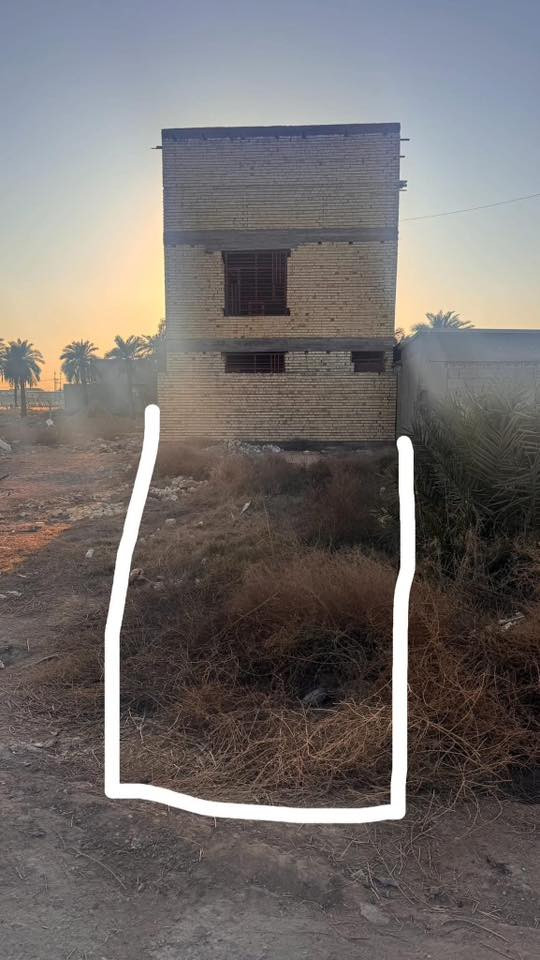 السلام عليكم
قطعه ارض للبيع هو رجب البودخيل شارع المهندس عدي
المساحه ١٥٠ متر قرار قاضي 
للاستفسار الاتصال على الرقم ***********
