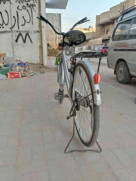 سلام عليكم شباب باسكل بناتي حجم 26باسكل انضف من الصور تجي و اشوفة بعينك مكان الباسكل  الرئاسة شارع عشرين شارع السادة اتصل علاة هاذ الرقم متواجد واتساب و خاص فقط ***********.        سعر الباسكل 95و بي مجال حك الجية 🙋🏻‍♂️
