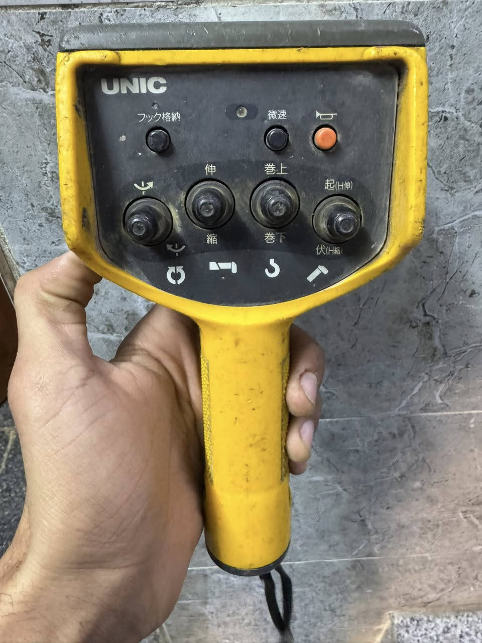 سلام عليكم 

كرين يوكان ٣سلايت نص مخالف بي باج بالصينيه والباقي مكفول ويا الريمونت بس ممربوط سعره ٦٨ وبي مجال 
مكاني بغداد 
***********
