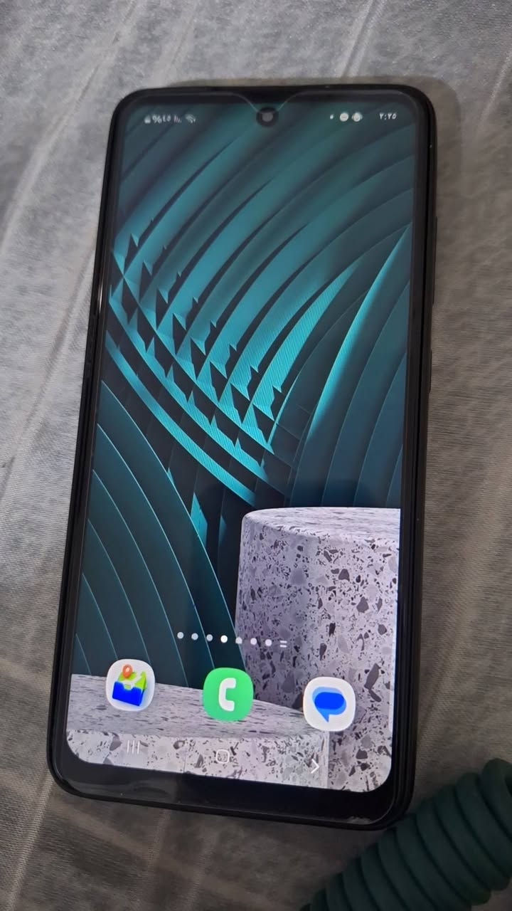 تلفوني m12  ذاكره ٦٤ التلفون مبدل بي شاشه وبيها فطر بسيطه متأثر عليه  ونضيف ومرتب سعره ٧٠
والثاني A52 s 5g ذاكره ٢٥٦ مبدل بي شاشه 
والجهاز نضيف ومرتب  سعره ١٠٠ 
***********
مكاني الدوره
