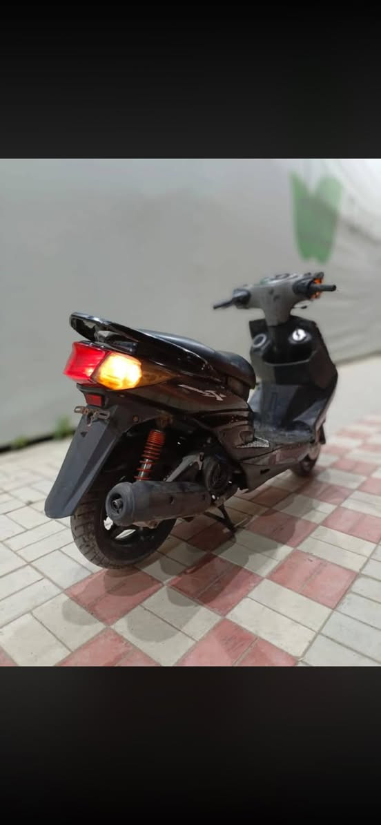 سلام علكيم دراجه سكنس فحل كابريتر مال رمبه المكينه ما مفتوحه  كلهة بلادي كفراتهة بلادي السعر 650مكاني مدينه الصدر ***********
