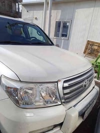 جكسار موديل 2010 سياره مكفول رقم بغداد سعرة 310. $ ٠٧٧٠٢٧٣٨٨٨٥