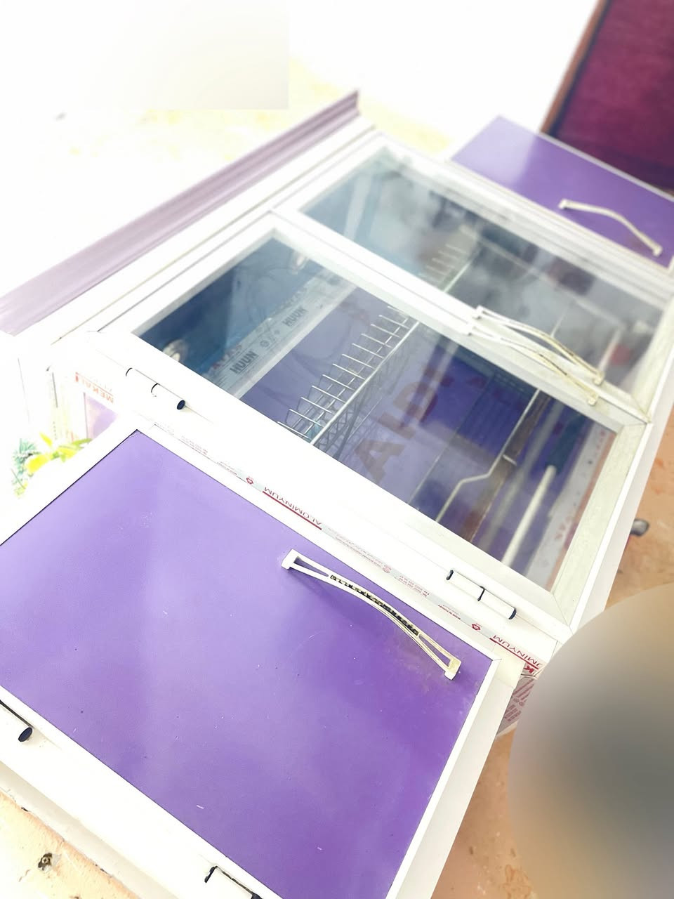 السلام عليكم كاونتر 10 قطع للبيع مابي شي فقط 3 اشياء الكاونتر السفلي للمواعين وايد الجراره السحب مال السنك والسحب ، السعر 500 وبي مجال .


**إذا كنت صاحب هذا الإعلان وتريد حذفه لأي سبب، رجاءا أرسل رسالة إلى الدعم الفني**