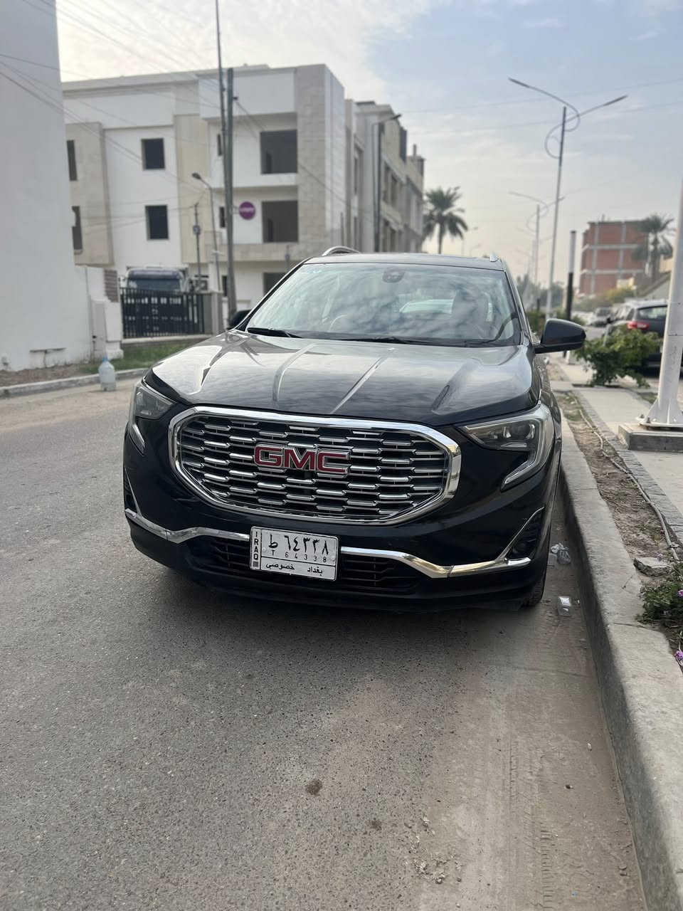 جي ام سي تيران دينالي موديل  2018
( بدون أيرباگ ) •
* 
* مكان السيارة : بغداد 
* وارد امريكي حادثه خلفي فقط جنطه
وبيها شخط بالباب خلفي وجاملغ تتعدل بارد بس عفته ع وضعه وبيه كم ملاحظه اخرى بسيطه

•المواصفات :
▪️السيارة: جي ام سي تيرين فئة DENALI لون أسود 
▪️الموديل: 2018
▪️المحرك: 2.0L تربو (محرك جديد مال 2022)
▪️سقف بانوراما كهرباء 
▪️حجم الويل: ويل كب دينالي حجم 19 
▪️لايتات زينون عالي وناصي
▪️بصمات عدد 4 للابواب مع بصمة تشغيل
▪️جنطه كهرباء فتح عن طريق القدم 
▪️رادار امامي 
▪️حساسات ورادارات الاجتياز الجانبية (نقاط عمياء) بالمرايا الجانبية
▪️غرفة السيارة:كشنات السيارة جلد أسود مطعم بالصاج 
▪️تحكم فول كهرباء لكرسي السائق والراكب
▪️كشن ذاكرة (خزن ميموري) لكرسي السائق 
▪️شاشة الدشبول حجم كبير للتحكم بايعازات السيارة
▪️تبريد وتدفئة الكراسي الاماميه و تدفئة الكراسي الخلفية 
▪️تدفئة بالستيرن
▪️جنطة كهرباء
▪️تشغيل عن بعد
▪️تطعيم نيكل لمقابض الأبواب
▪️سستم صوت BOSE 
▪️تحكم ستيرن جهتين بلوتوث وحاكية وكروس سرعة 
▪️نظام ABS مانع انزلاق

السعر المطلوب:177﮼  
 
الاتصال على:  *********** واتس فقط

مكان السياره / بغداد
