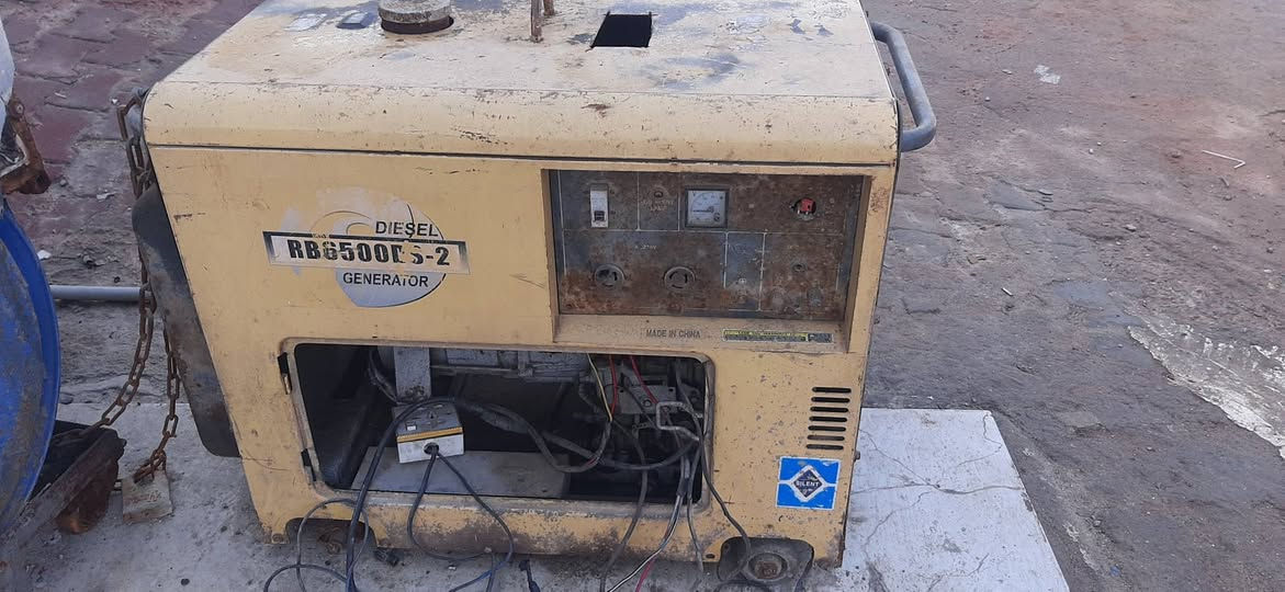 ١٥٠ السعر ***********
