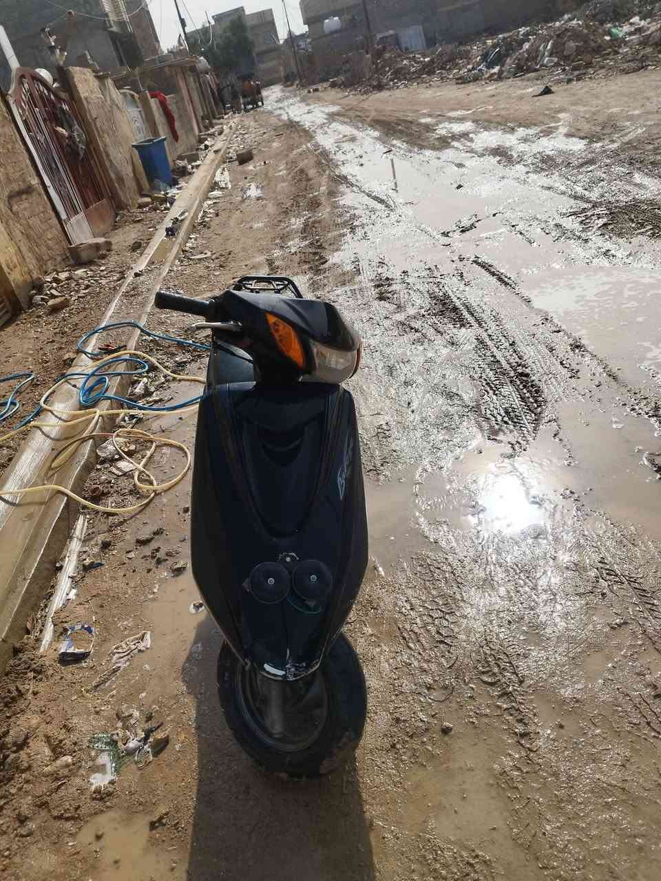 ياالله  سلام عليكم من رخصت الادمن دراجه فريز خير من الله بس دهن وبانزين دراجه بس خلل واحد بيها بس كابريتر تنضيف اني ماعرف نضفها سبب الدوام السعر الشراي 550بيها مال قليل واتساب ***********
