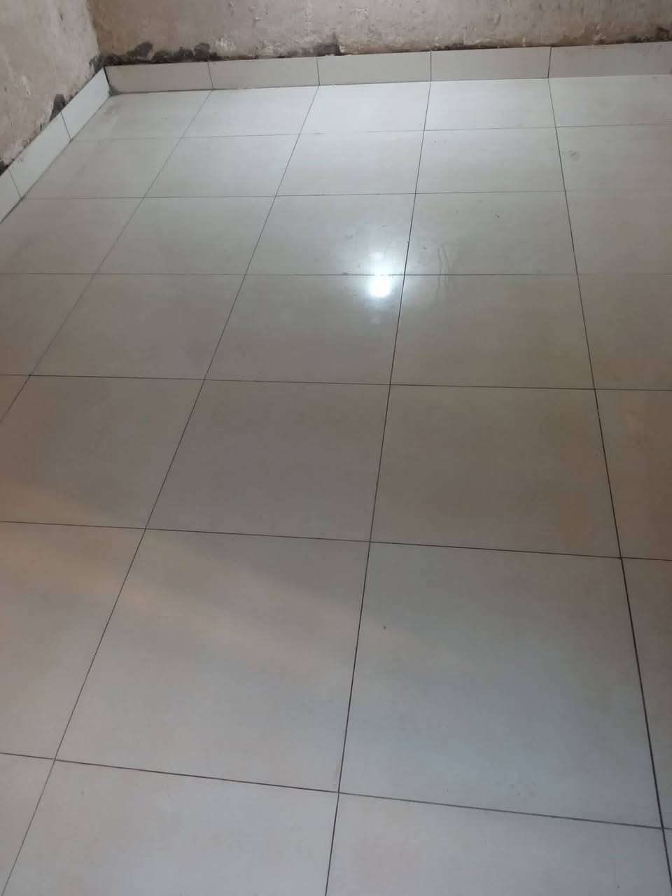 السلام عليكم 
عملي سيراميك بورسلين 

0781 882 8071////***********
@إشارة
