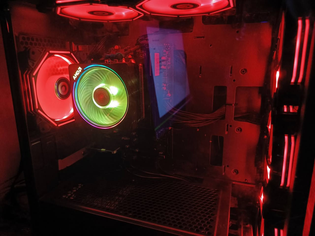 السلام عليكم
تجميعة جديدة...

معالج 7/5700G مع الكولر
رامات 16GB 8x2
مذربورد B450 MAXSUN
بور 550w SMART
هار 1 تيرا
كيس6 فانات RGB

جميع القطع بدون كراتين 

السعر 500 الف


**إذا كنت صاحب هذا الإعلان وتريد حذفه لأي سبب، رجاءا أرسل رسالة إلى الدعم الفني**