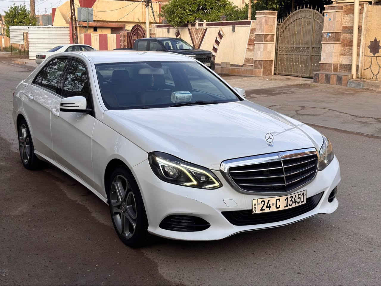 السلام عليكم

للبيع مرسيدس E200 2014 وارد الماني دبل سويج 

محرك 4 سلندر توربو كير ٧ نمر مكفولات وبشرط 

تبريد ثلج 

صفر مسج بدون اي عطل 

صدر وتايرات 100% 

 بيها صبغ قطعتين بدون حادث نهائي 

رقم دهوك بسمي تحويل مباشر 

ماشية 207 الف كيلو متر 

السيارة جاهزة بدون اي نقص 

مكان السيارة صلاح الدين الدجيل 

*********** 

السعر 158$ورقة وبيها مجال انشاء الله بغداد, العراق
