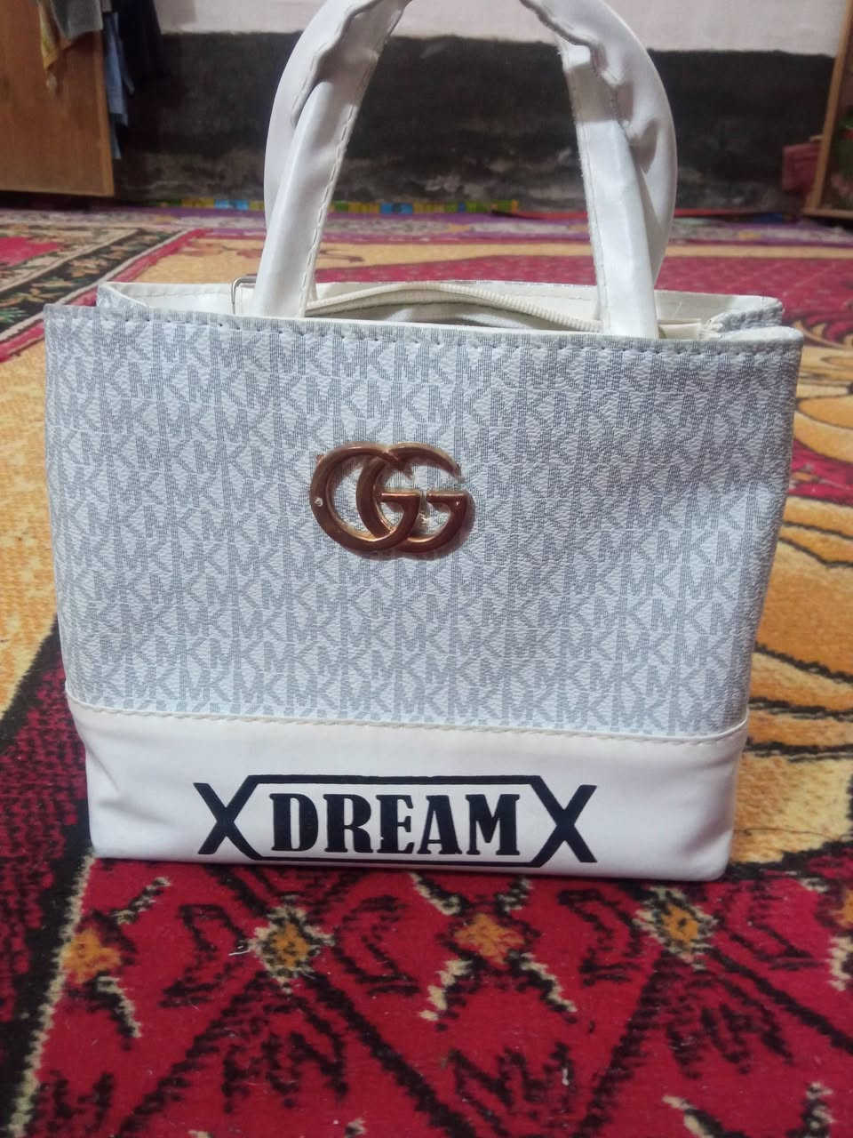 جنط مستعمله للبيع كلمن وسعرها 
وحذاء مستعمله للبيع


**إذا كنت صاحب هذا الإعلان وتريد حذفه لأي سبب، رجاءا أرسل رسالة إلى الدعم الفني**